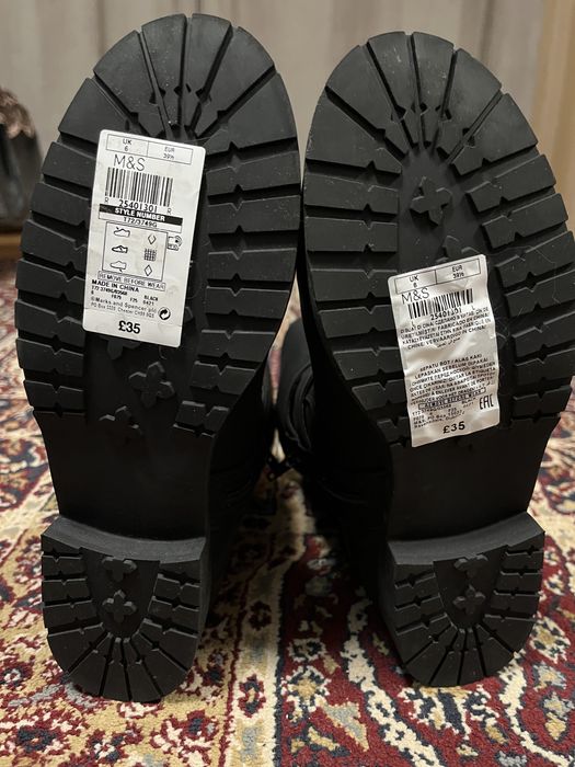 Cizme M&S, noi, imblanite, pentru fete, masura 39,5