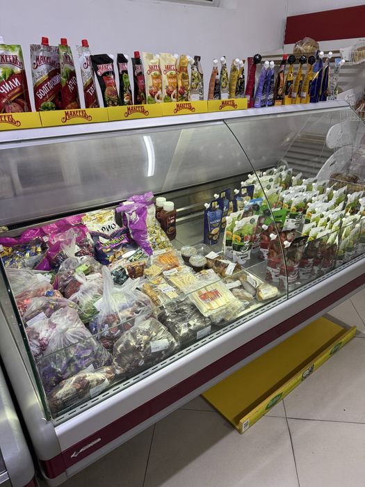 Продам витринный холодильник
