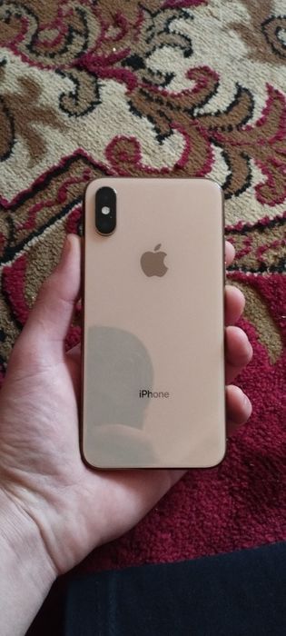 iPhone xs tiniq qirilgan chizilgan joylari yoq
