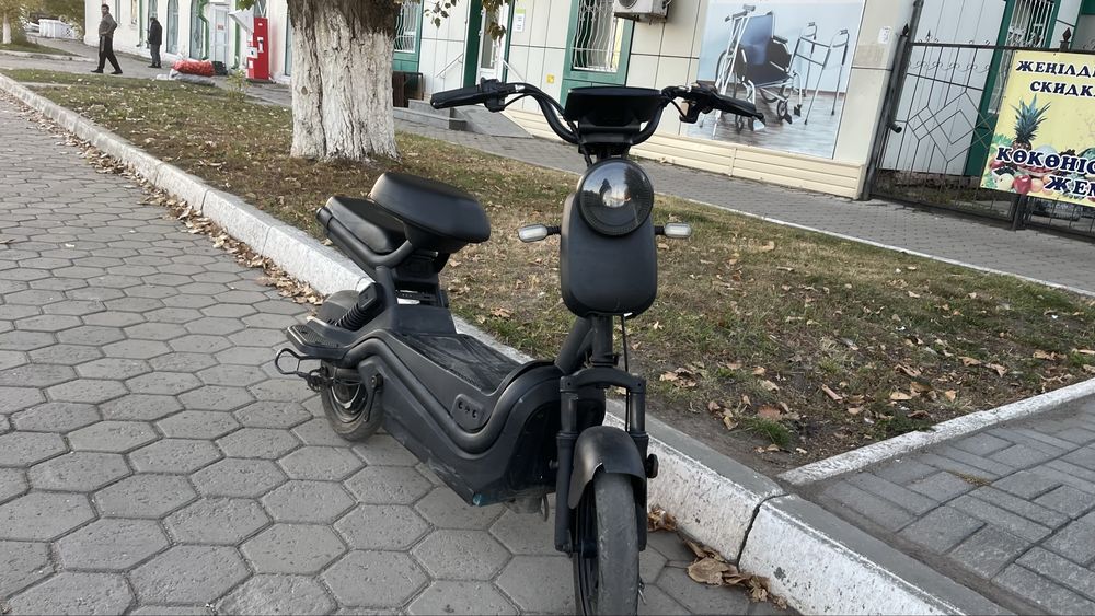 продам или обменяю скутер vetro