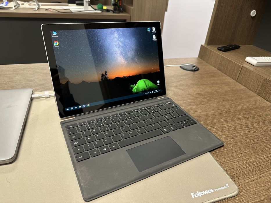 Microsoft Surface Pro (5-то поколение)