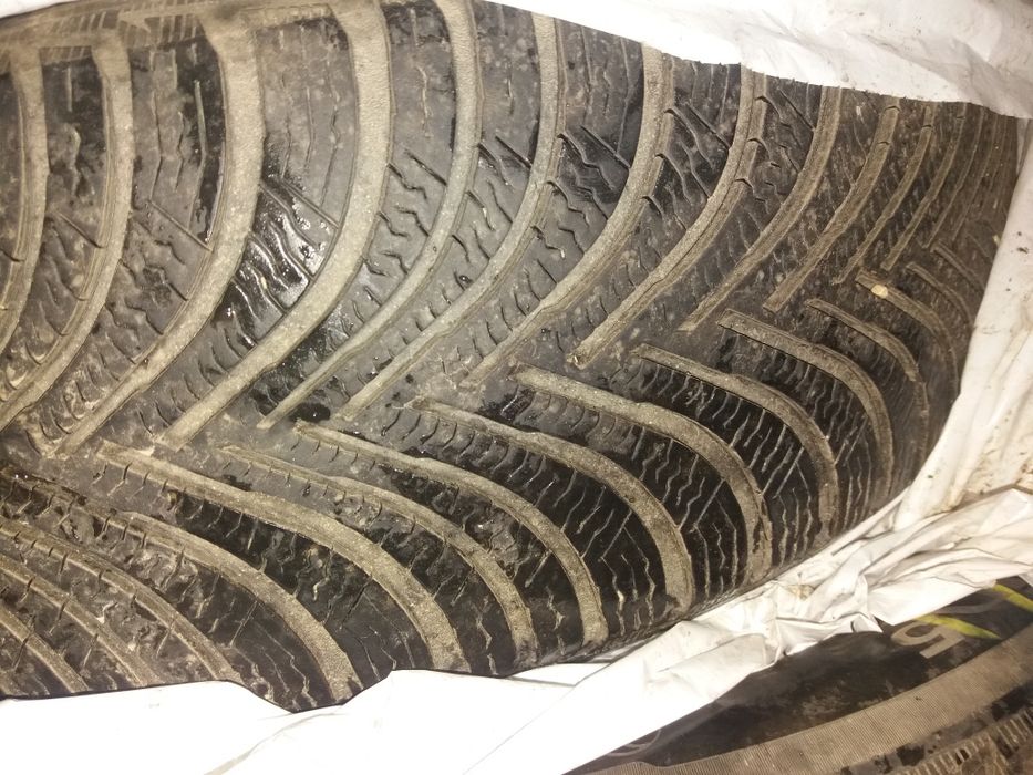 vind set4 anvelopeMICHELIN-5,5mm excelente 215×60×17 absolut simetri