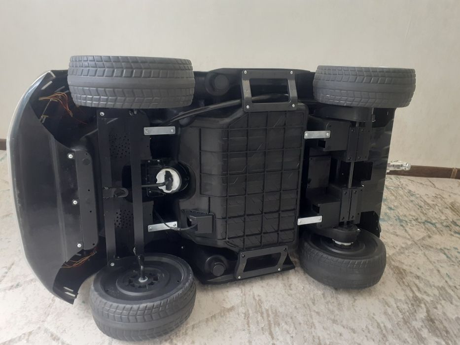 Продам детский электроавтомобиль Hyundai Palisade
