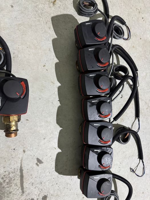 Vana cu trei căi ESBE cu servomotor 8 bucati