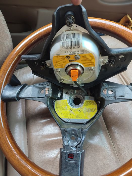 Деревянный руль на БМВ Е32 Е34 Е36 Е38 Е39