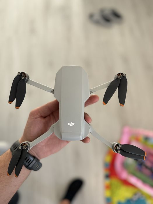Drona DJI mini 2 fly more combo