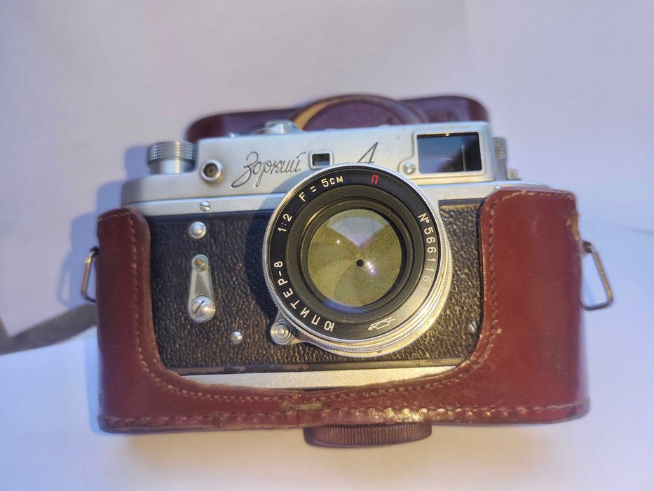 Плёночный фотоаппарат «Зоркий-4»