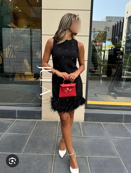 официална рокля с пера и кристали SISLEY S