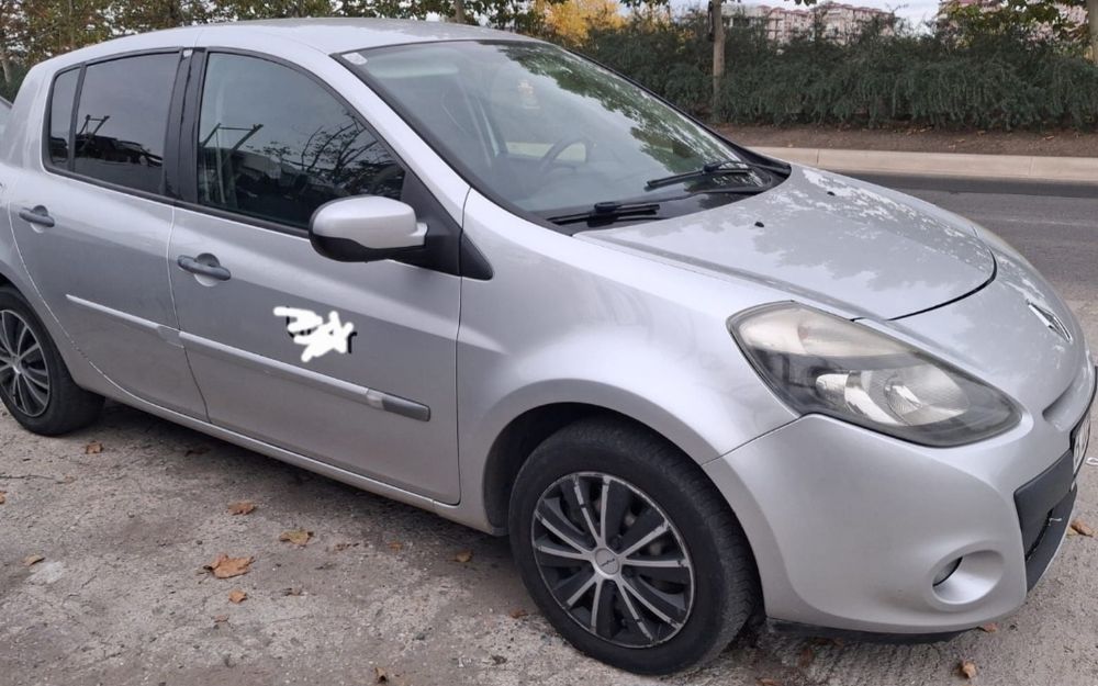 Dezmembrez renault clio 3