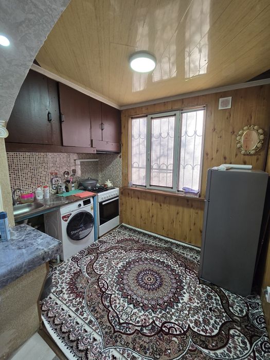 Продаётся 1 комнатная квартира Мирзо Улугбекский район массив Феруза