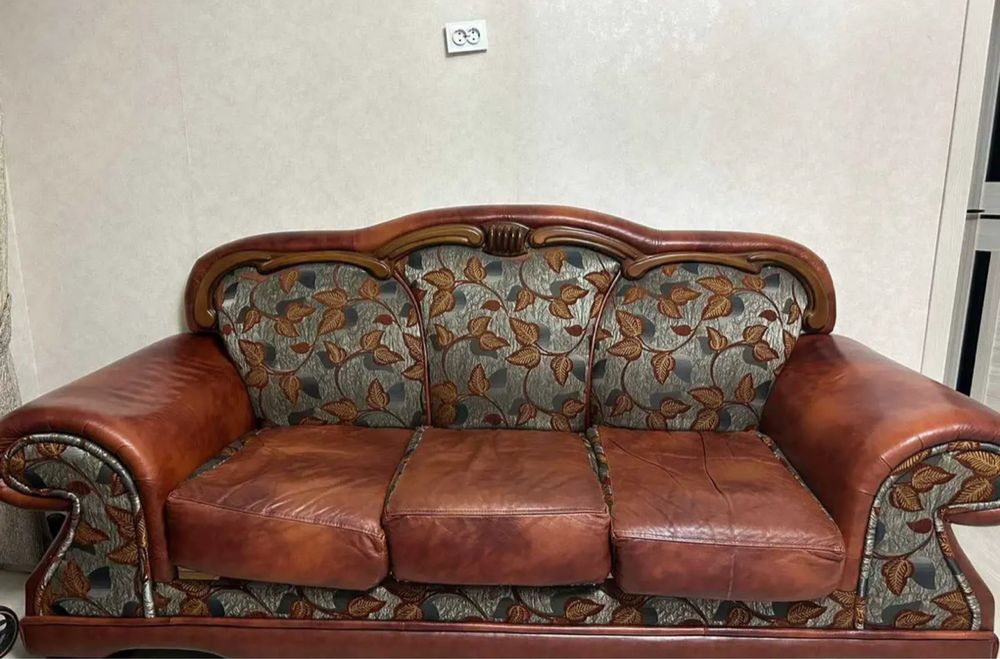 Дивани кресла из чистой кожи