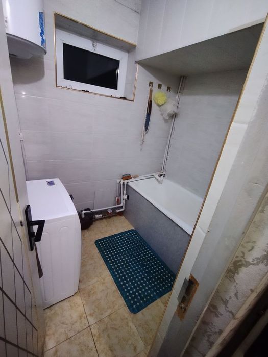 Uy sotiladi 4 xonali,Qarshi centerda joylashgan