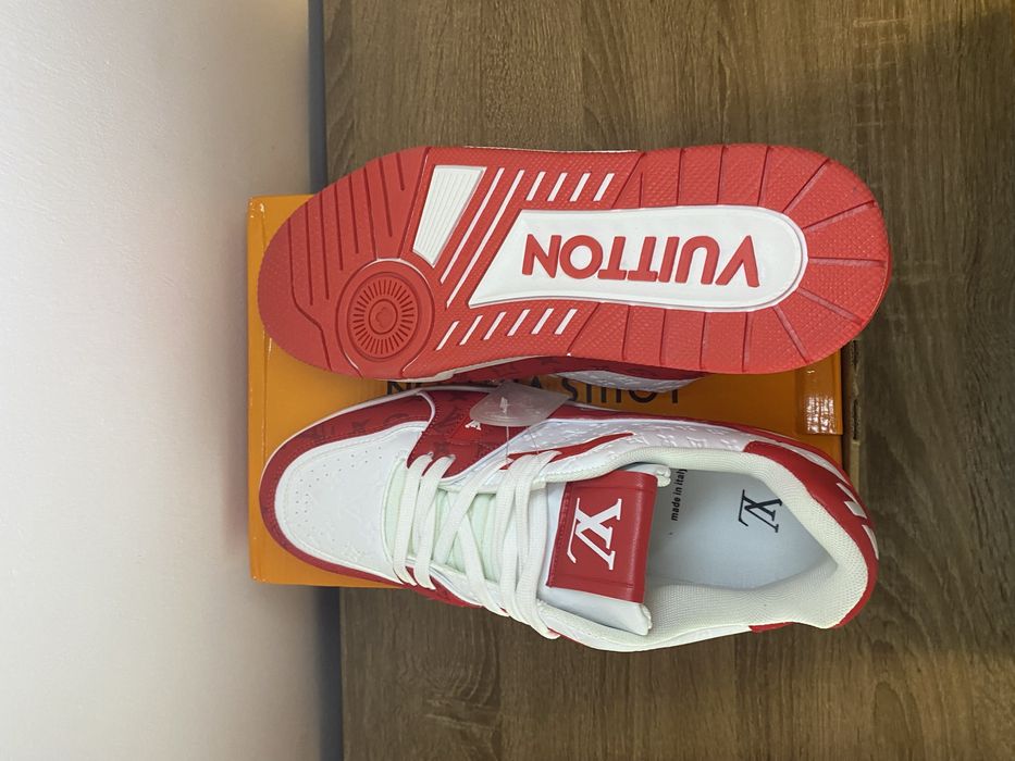 Louis Vuitton Trainer Signature Red