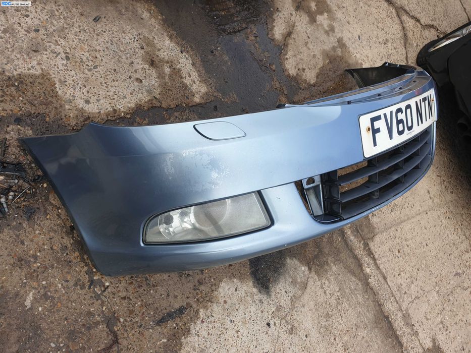Bara Spoiler Fata cu Grile Proiectoare si Spalatoare Faruri Skoda Octavia 2 FL Facelift 2008 - 2013 Culoare LF5X [K7895]