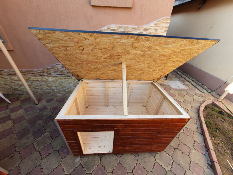 Cusca pentru caine cu acoperis rabatabil