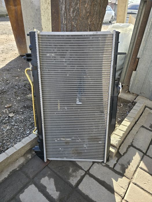 Радиатор от Тойота карина Е