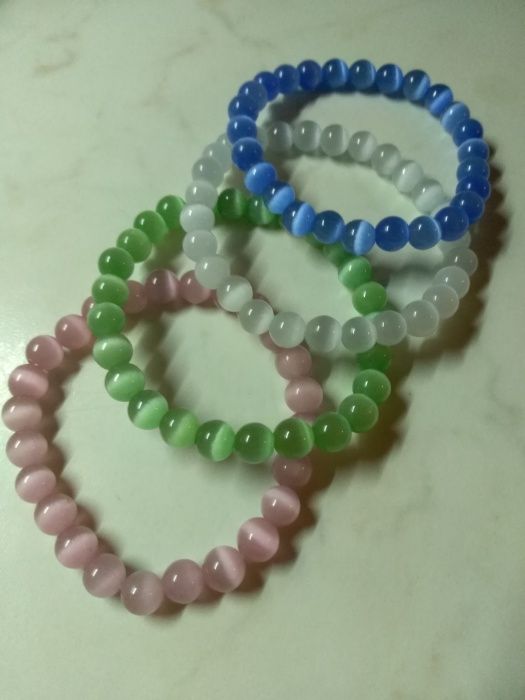 Гривни от естествен камък