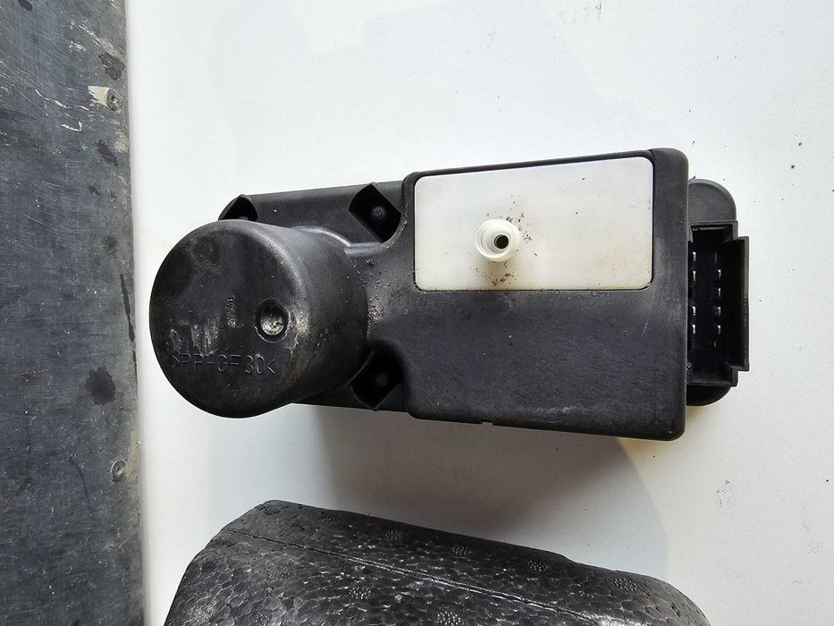 pompa vacum inchidere centralizata volkswagen golf 3 /vento /passat b4