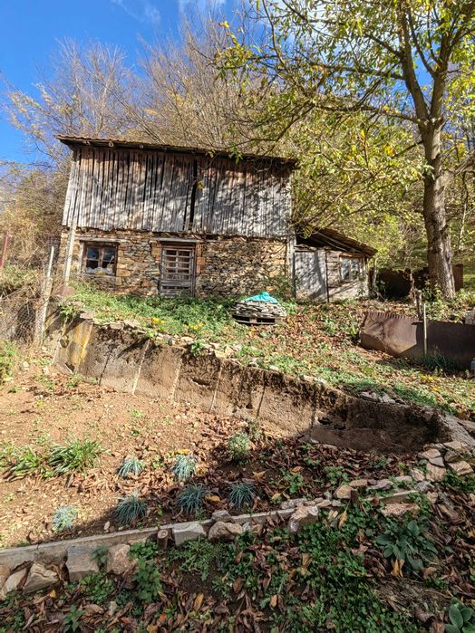 продавам селскостопанска постройка