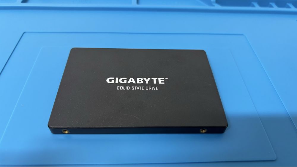 SSD 2.5" 120GB Gigabyte БУ