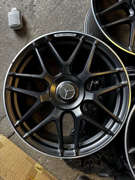 Оригинални Mercedes AMG 19” ковани джанти спорт пакет капачки емблема