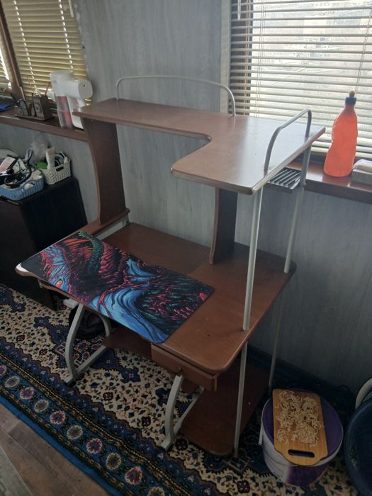 Компьютерный стол