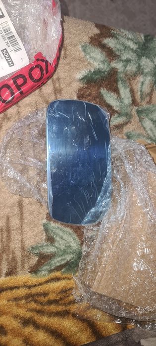 Продам левое зеркало на ауди 100 с4