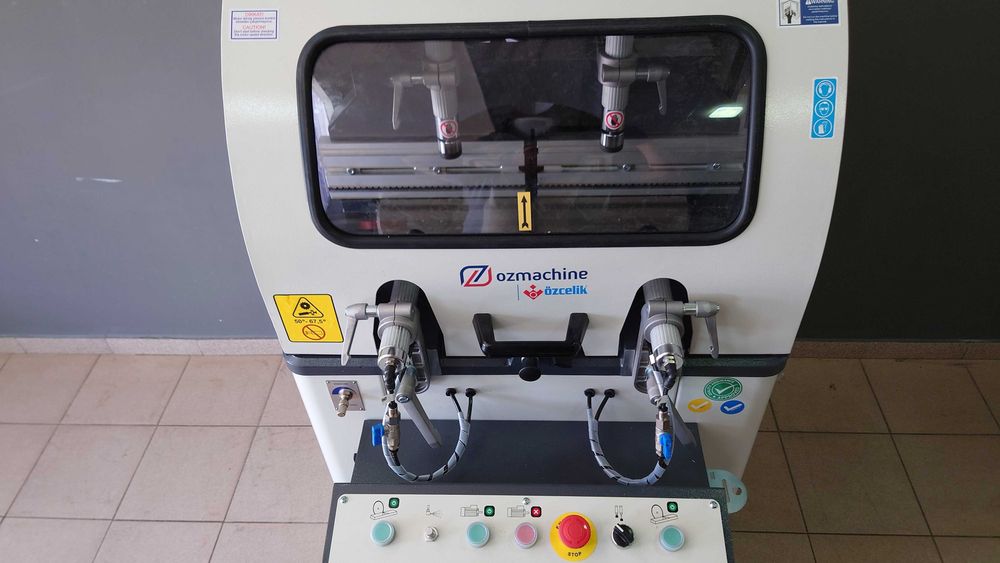 METEOR 420  Masina de debitat automata cu taiere de jos in sus Ø 420mm