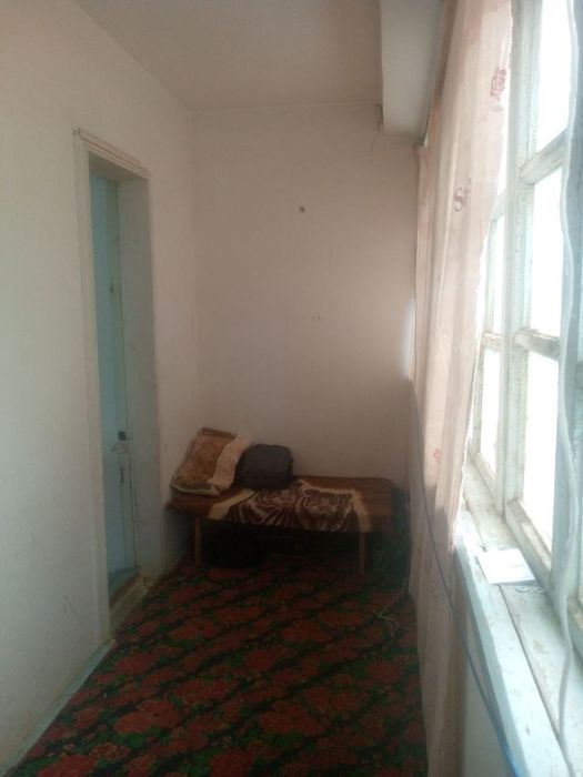 Квартира сотилади. Карши 3 м.р. 3 этаж 1 комнатная.