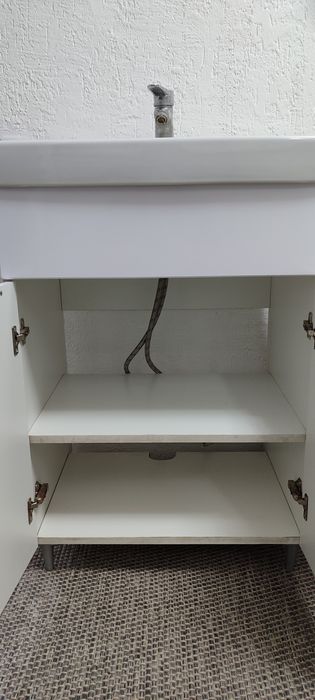 Раковина с тумбой