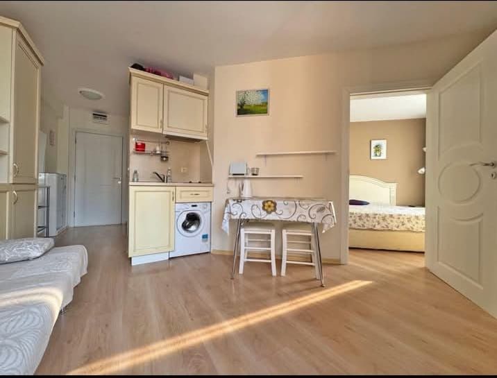 Продава се Едностаен апартамент в к.к. Слънчев бряг - 50 кв.м за 1320 €/кв.м - Снимка #1