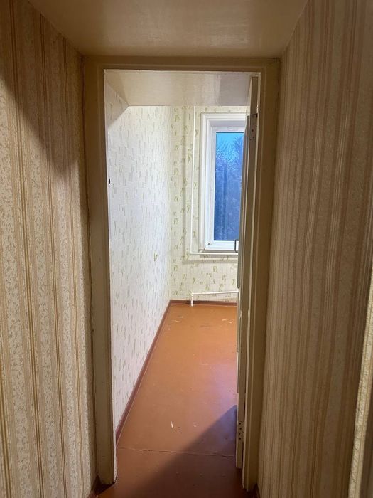 Толстой 12 3хонали 4 этаж урта падезд срочна  такалган нархи