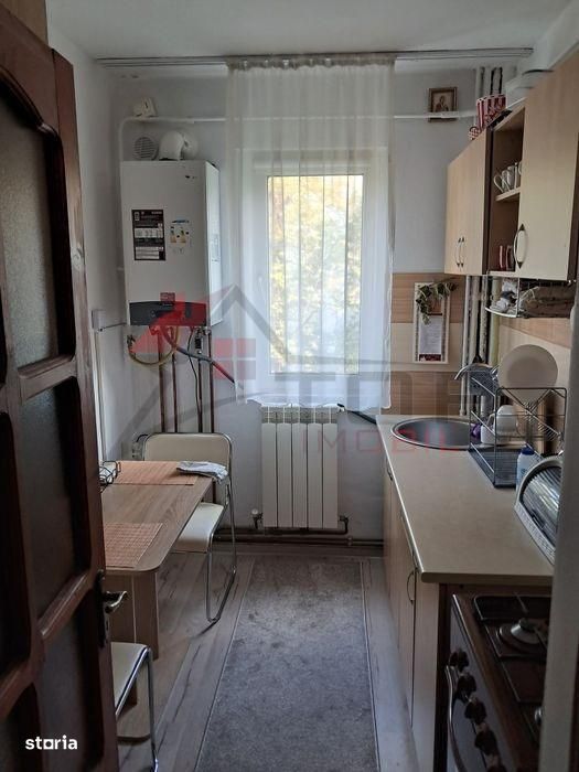 Etaj 2 - Mircea cel Batran, 2 camere model cu geam la baie