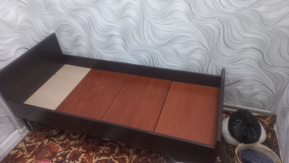 Продам подрастковую кровать.