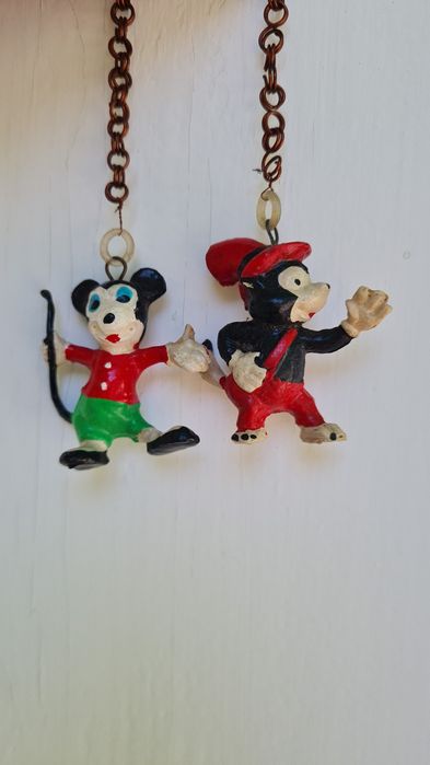 Brelocuri comunism, rare, anii 80, Mickey Minnie