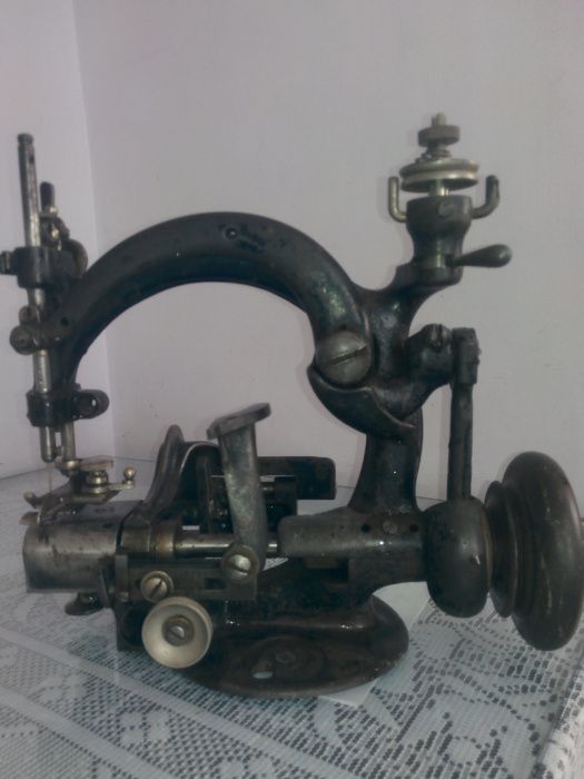 Швейная специальная машинка.