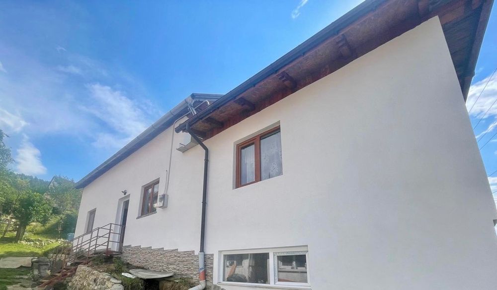 Casă cu 4 camere+teren 569mp, Săcele Cernatu, 200m de primărie centru