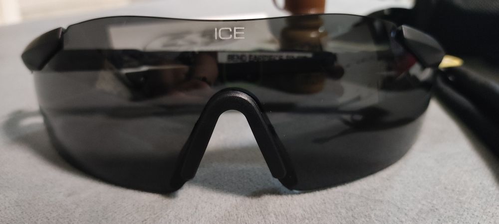 ESS Ice очки новые