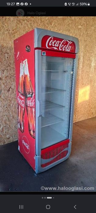 Vand vitrina frigorifica noua coca cola 650 l
