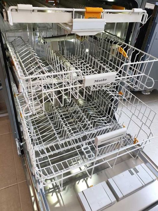 LED - Wi-Fi - XXL Съдомиялна Miele - Auto Open - Пълно Вграждане 60см