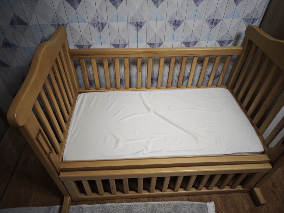 Детско / бебешко легло от масив