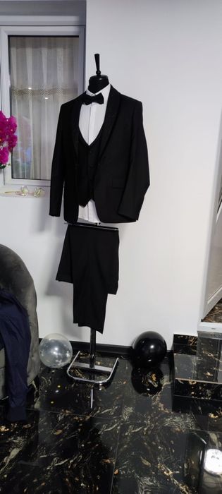 Închiriez manechin mire/mireasa