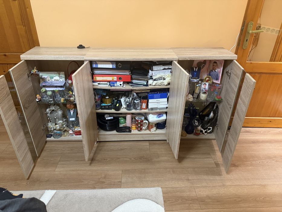 Продавам холска секция