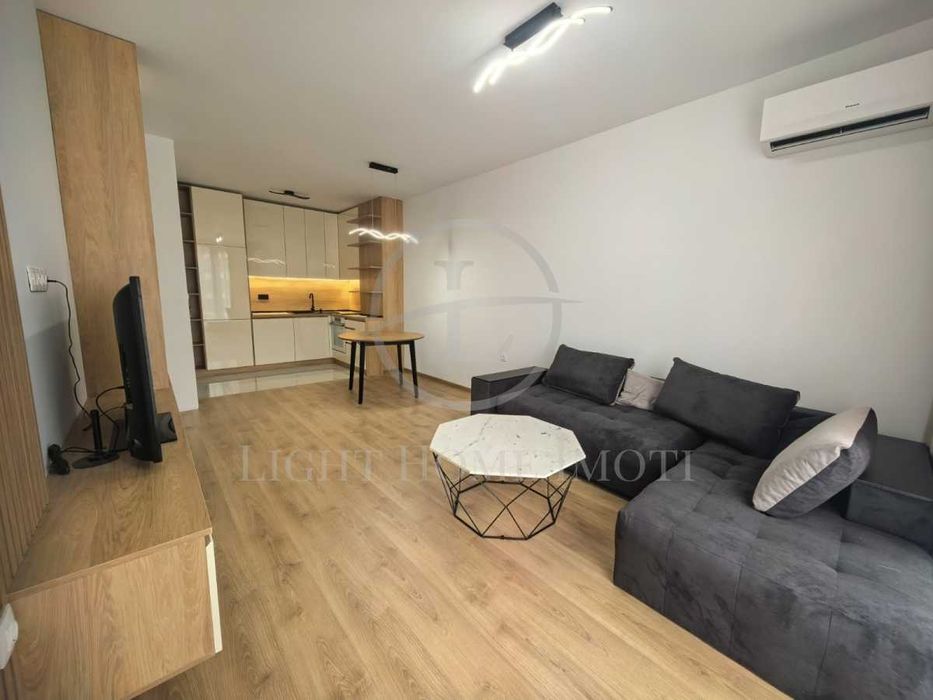 Продава се Двустаен апартамент в Пловдив, Тракия - 65 кв.м за 1240 €/кв.м - Снимка #1