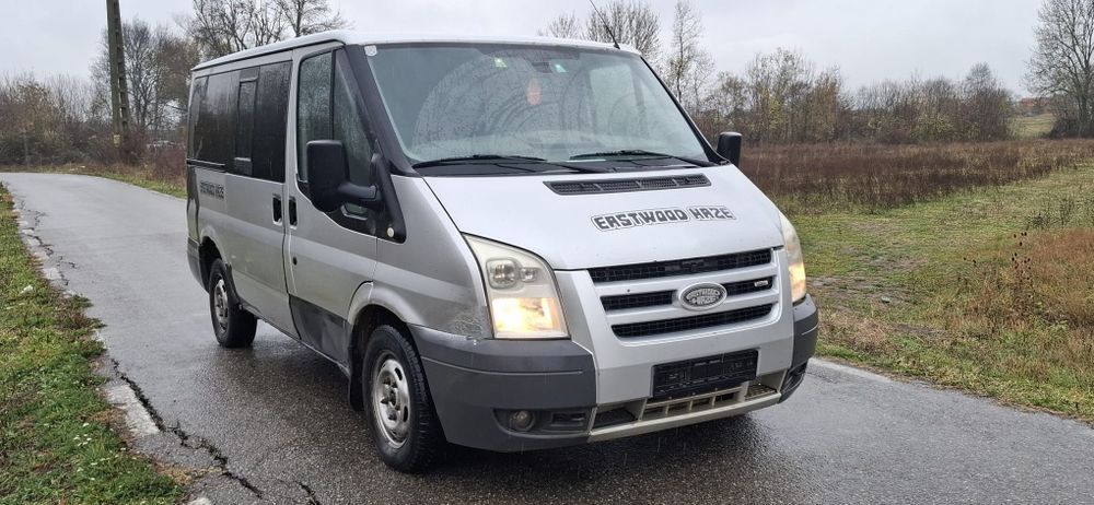 Dezmembrez Ford transit 2.2 diesel 2008 EURO4 8+1 locuri