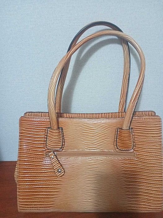Продам женскую сумку