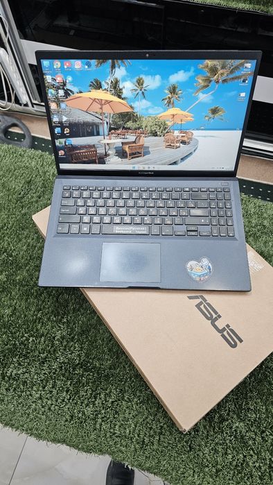 165 kun ishlagan Expertbook o'z IT soxasining bo'lajak Expertchilar un