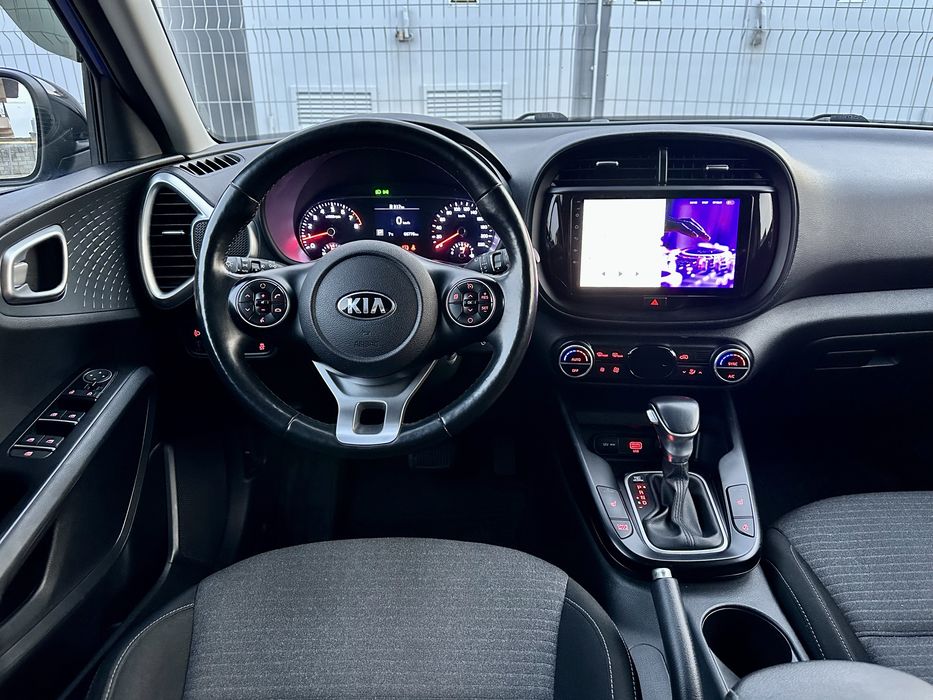 Продам машину KIA Soul