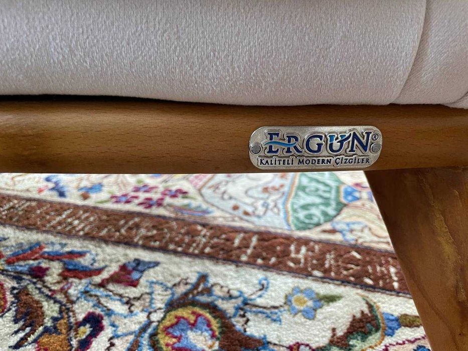 "Ergun" brendining divan-kreslosi sotiladi/Продается диван-кресло