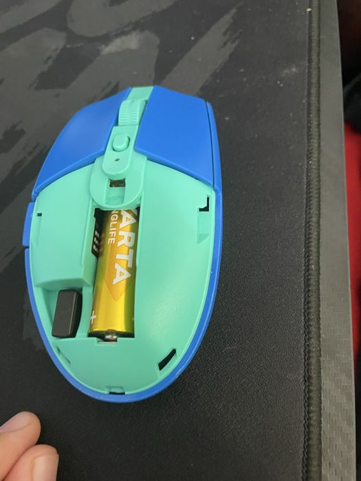 Продавам мишка Logitech